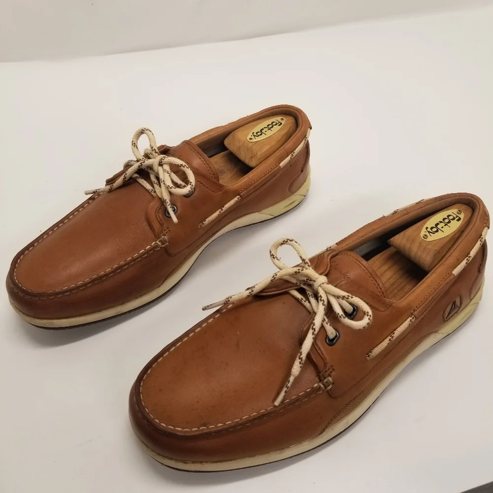 Clarks Rock Men Sz 9.5 Tan Leather Boat Dock Deck Shoe Slip On Lace Up Moccasin